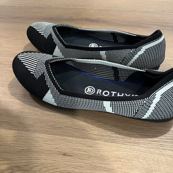 Rothy's Black and White Flat Shows Size 9 - Picture 5 of 9